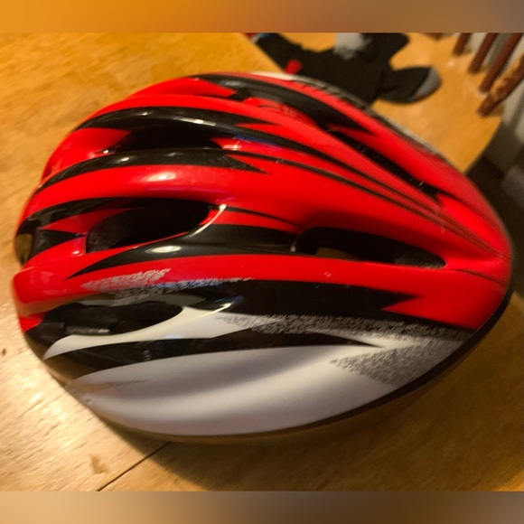 Kids Helmet - Picture 1 of 1